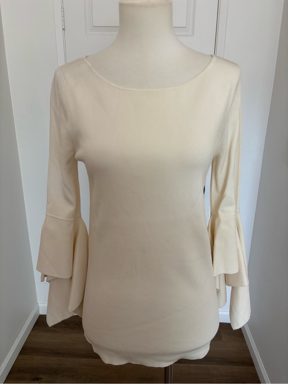 NWT Banana Republic Cream Ruffle Bell Sleeve Tunic